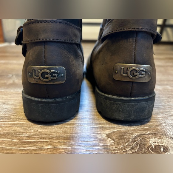 Ugg Suede Boots with Sherpa Lining - Picture 9 of 9